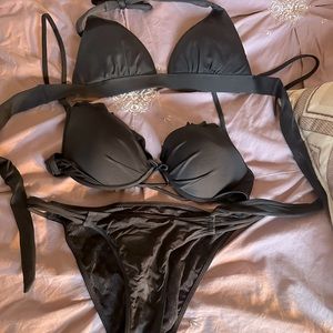 Used maybe 2x then hand washed Victoria’s Secret bikini bottoms, and two tops